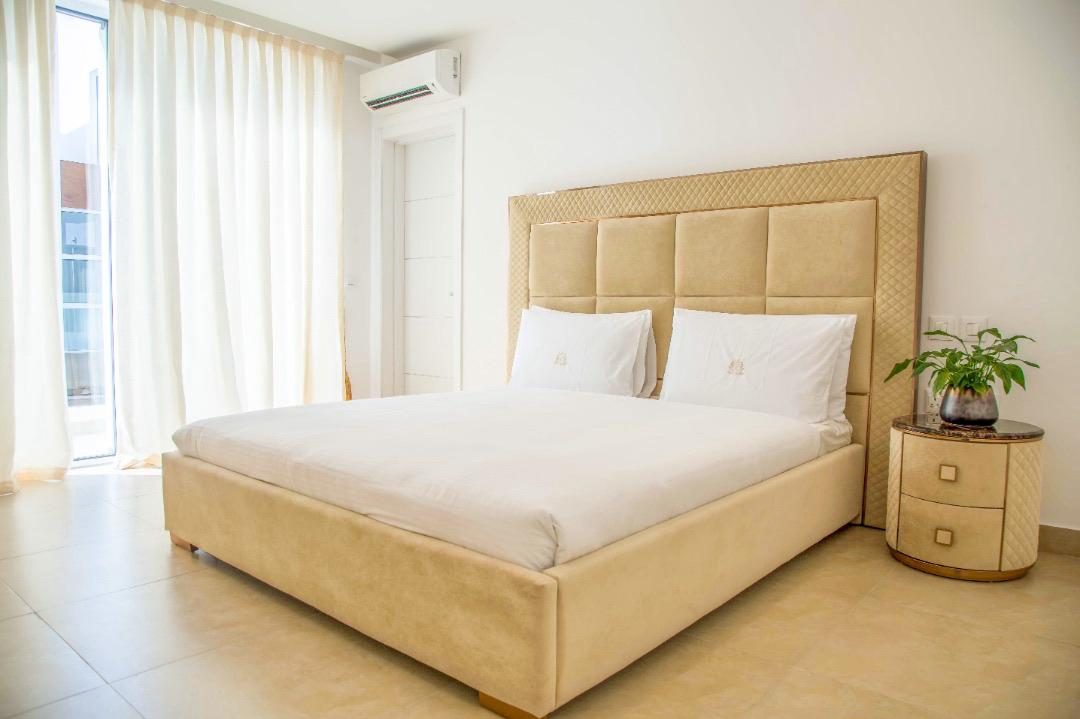 FOR RENT – LUXURY 4 BEDROOM TOWNHOUSE