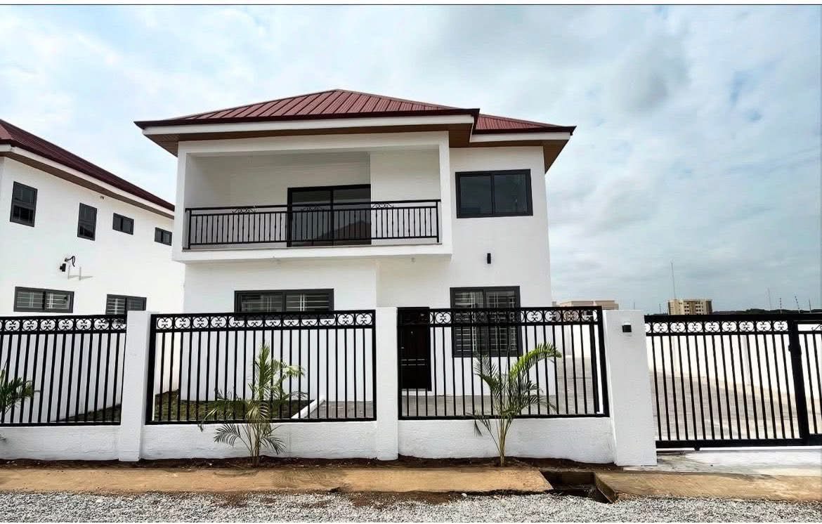 3 Bedroom En-Suite House for Sale 📍 Located in a serene gated community at Botwe