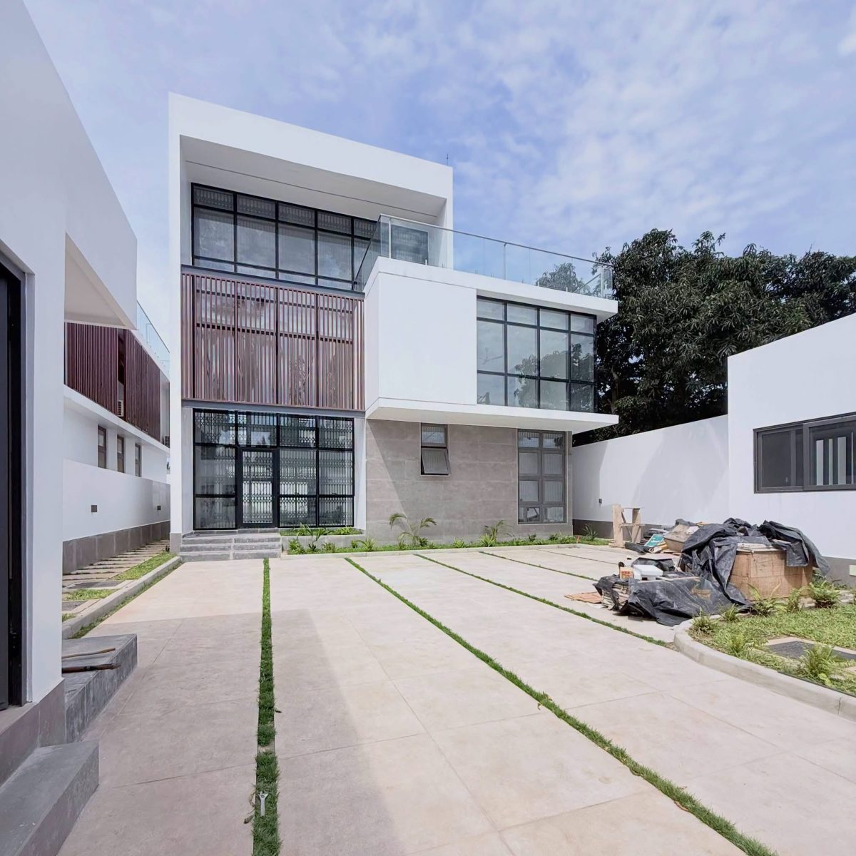EXCLUSIVE LUXURY RESIDENCE FOR RENT | CANTONMENTS, ACCRA